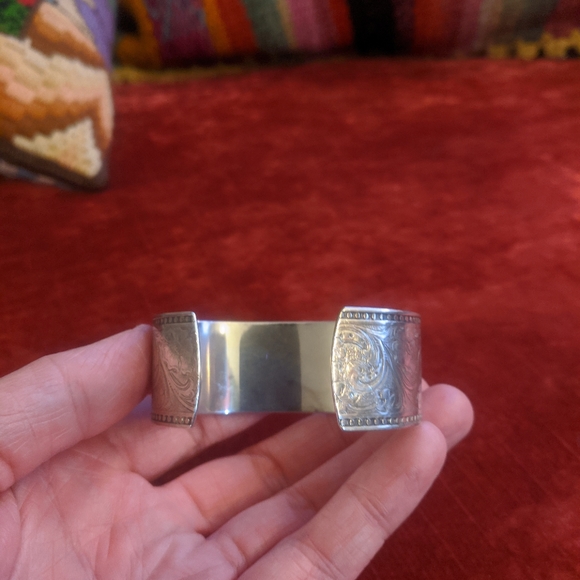 Stunning Ed Levin Engrave Sterling Cuff - Picture 5 of 6